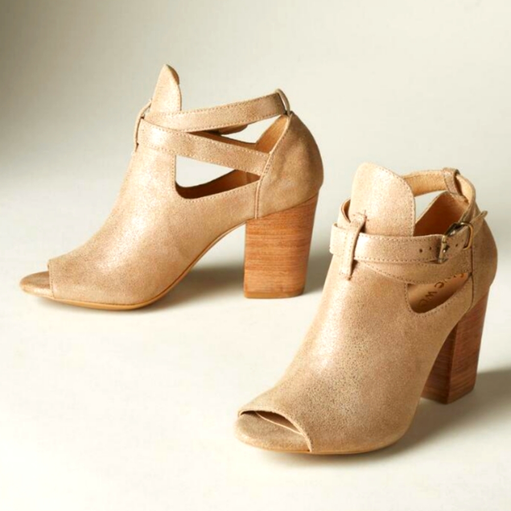 Sundance Tan Peep-Toe Sandals